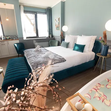 Romantic Gem - Eiffel Tower Apartment