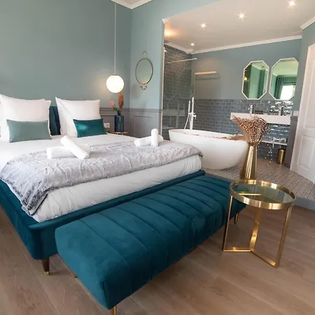 Romantic Gem - Eiffel Tower Apartment *