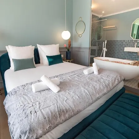Romantic Gem - Eiffel Tower Apartment *