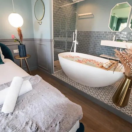Apartment Romantic Gem - Eiffel Tower