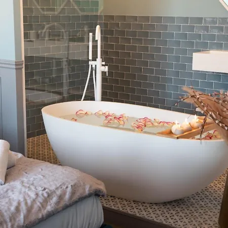 Romantic Gem - Eiffel Tower Apartment Paris