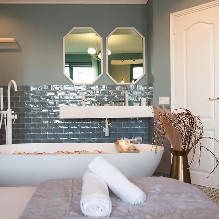 Apartment Romantic Gem - Eiffel Tower
