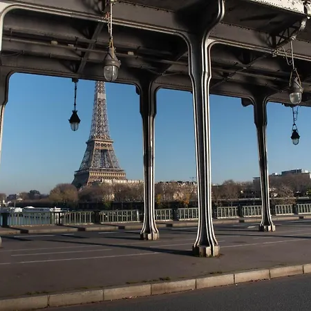 Romantic Gem - Eiffel Tower Apartment Paris