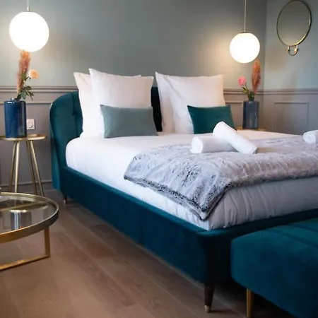 Romantic Gem - Eiffel Tower Apartment